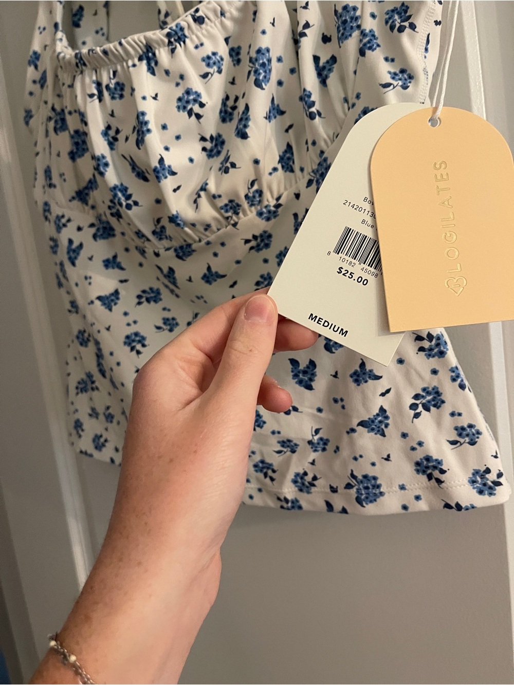 NWT Blogilates Bow Tie Back Blue Floral Tank Size M - Picture 3 of 5